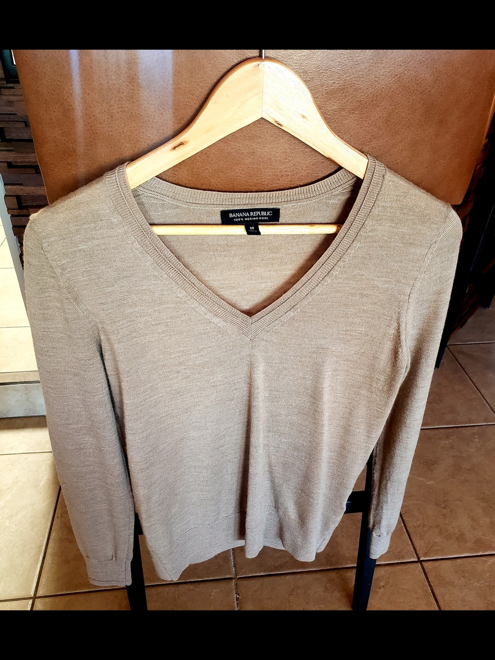Banana Republic Lightweight Merino Wool V-Neck Sweater Top